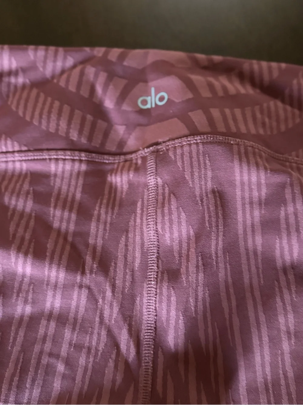ALO Yoga Mauve Seamless Active Leggings with Subtle Geometric Texture